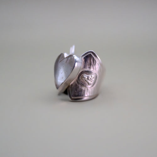 Anillo Corazón de Luna